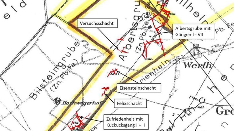 Eine historische Karte mit verschiedenen Schachtanlagen und Maßen, die Abbaustellen darstellen. Die wichtigsten Bereiche sind mit gelben und roten Markierungen hervorgehoben.