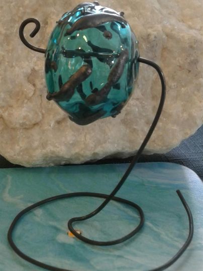 turquoise-petrol kleurige holle kraal