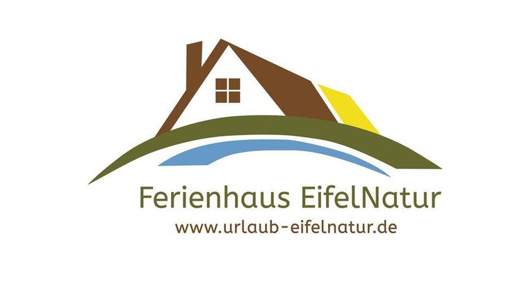 Ein Logo für das Ferienhaus EifelNatur. Es zeigt ein stilisiertes Haus mit einer Landschaft im Hintergrund.