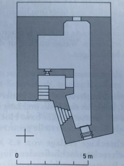 A schematic representation of a building with various rooms and stairs. The dimensions show an area of up to 5 meters.