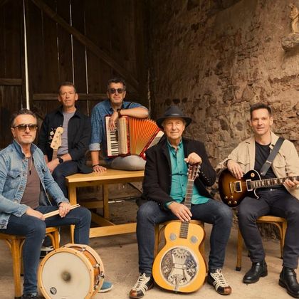 Band photo of the Eifel dialect band Wibbelstetz