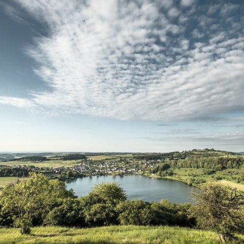 View of the Schalkenmehren maar, © Eifel Tourismus GmbH, D. Ketz