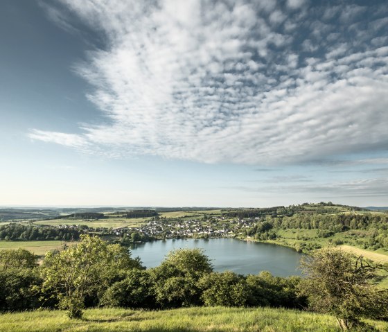 Uitzicht op de Schalkenmehren maar, © Eifel Tourismus GmbH, D. Ketz