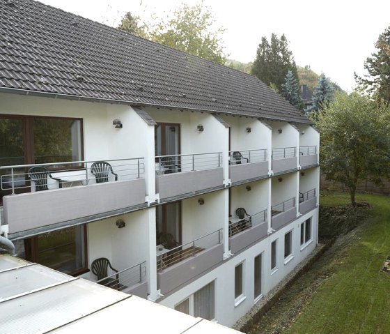 Chambre au sous-sol, chambre avec balcon au 1er et 2ème étage