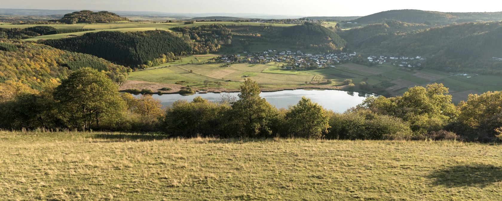 Blick ins Meerfelder Maar, © Eifel Tourismus GmbH