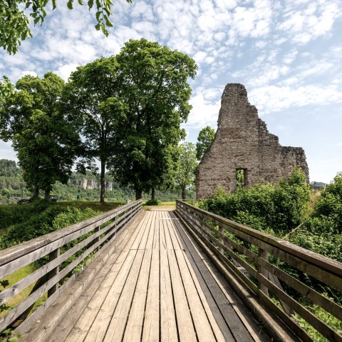Brücke zur Burg, © Eifel Tourismus GmbH/Dominik Ketz
