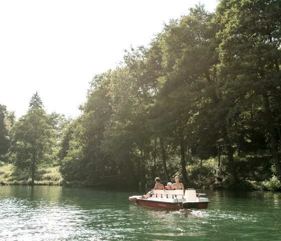 Tretbootfahrt auf dem Gem&uuml;ndener Maar, &copy; Rheinland-Pfalz Tourismus GmbH, D. Ketz