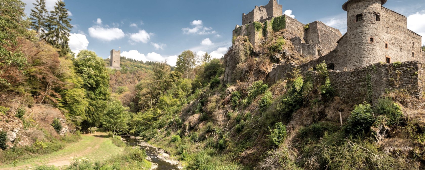 Manderscheiider Burgen mit Lieser, &copy; Dominik Ketz
