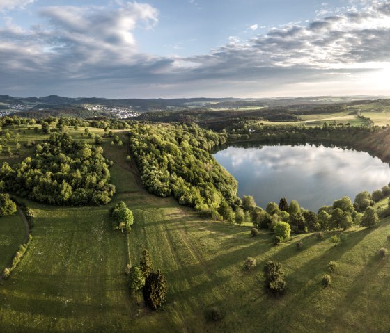 Sunrise at the Weinfelder Maar, © Eifel Tourismus GmbH, D. Ketz