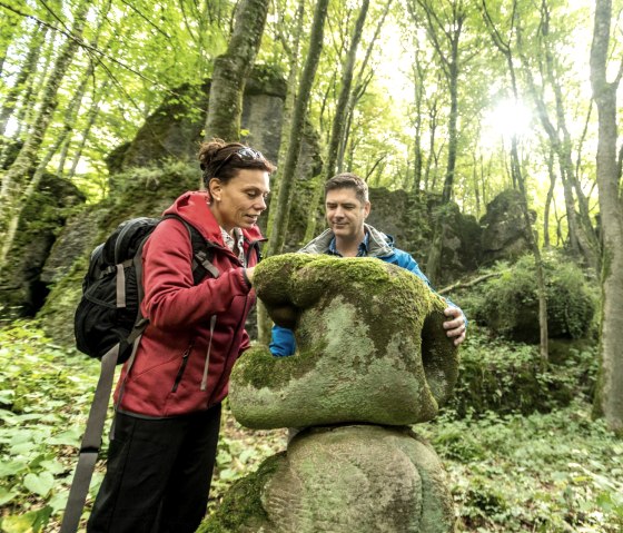 Ontdek onderweg verrassende dingen tijdens je wandeling op de Schneifel Trail, © Eifel Tourismus GmbH, D. Ketz