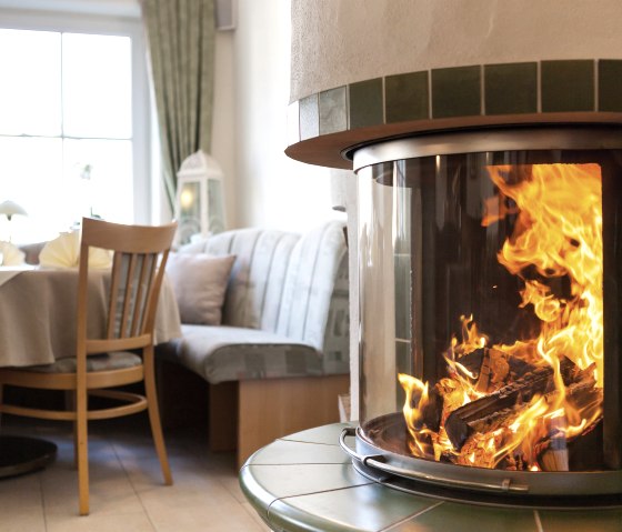 gem&uuml;tliche Atmosph&auml;re im Restaurant, &copy; Hotel die post Meerfeld