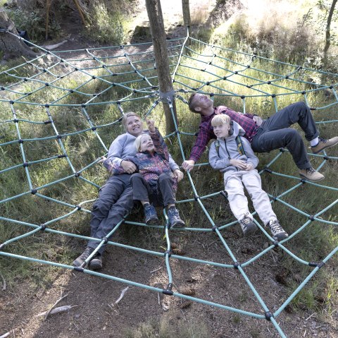 Entspannte Pause im Spinnennetz, &copy; Eifel Tourismus GmbH, Tobias Vollmer - finanziert durch REACT-EU