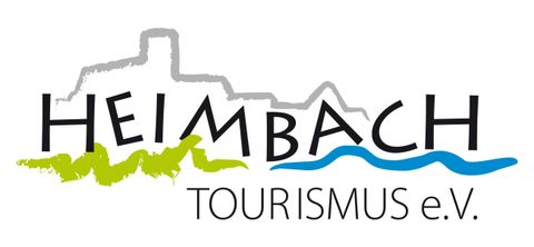 Das Bild zeigt das Logo von Heimbach Tourismus e.V. Es enthält stilisierte Elemente einer Stadt, Wasser und den Schriftzug in auffälligen Farben.