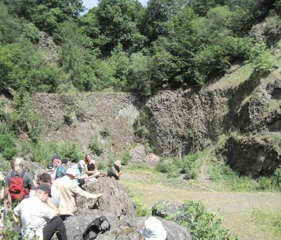 Besucher im Arensberg, &copy; Touristik GmbH Gerolsteiner Land, Ute Klinkhammer