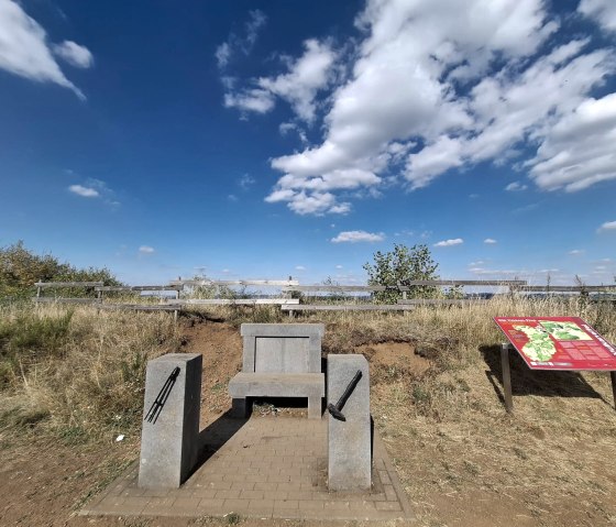 Aussichtspunkt Rother Kopf, &copy; Touristik GmbH Gerolsteiner Land, Elvira Weimer