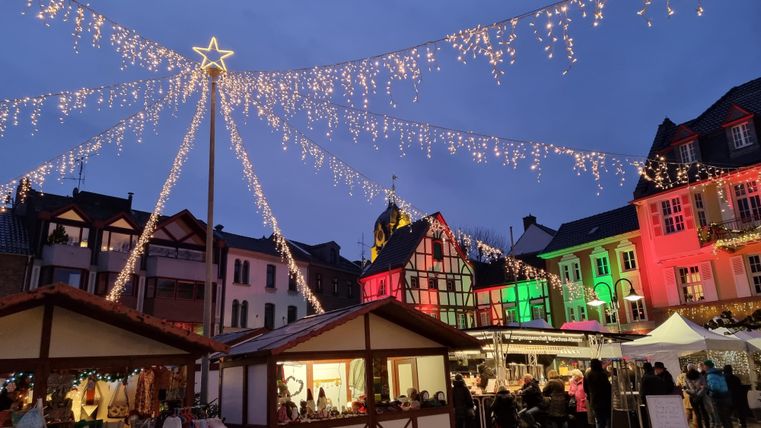 Atmospheric Christmas ambiance at the old market in Euskirchen.
