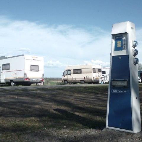 Wohnmobilplatz - Stromversorgung, &copy; Feriendorf Pulvermaar