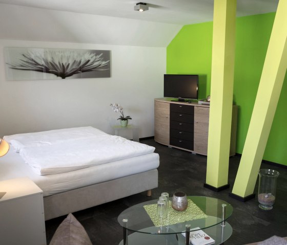 Wohnschlafzimmer der Suite Strohner M&auml;rchen