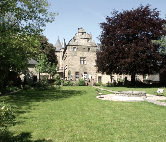 Lissingen Castle, &copy; Christa Engels