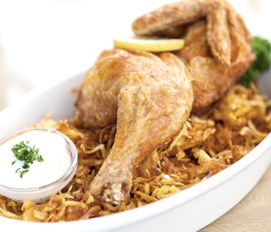 Hahn im Korb, &copy; D. Langens, Firma mindcopter, Wiesbaum