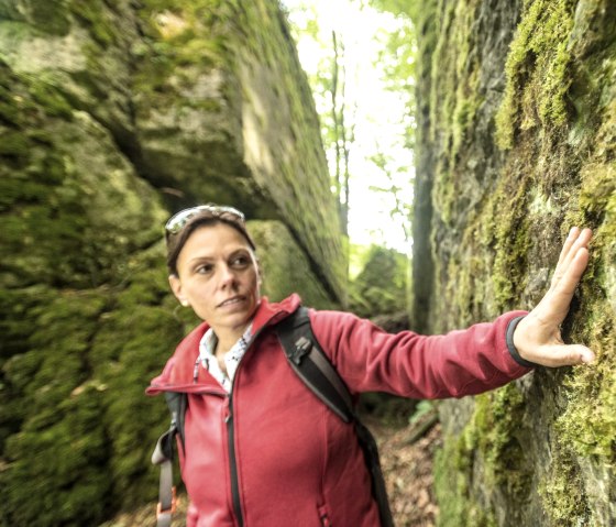 Rotsen bij Walbert op het Schneifelpad - Pad van de Vrede, © Eifel Tourismus GmbH, D. Ketz