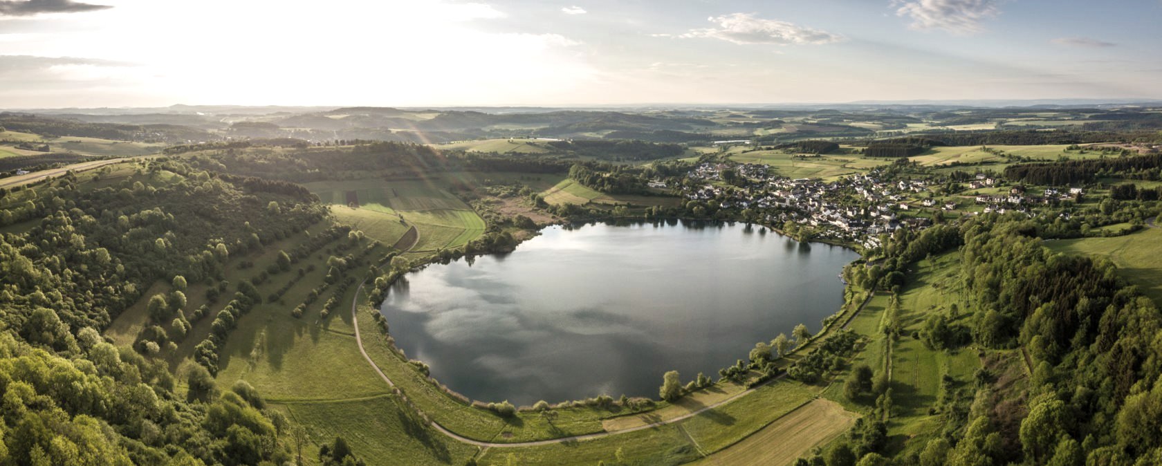 Le Schalkenmehrener Maar, © Eifel Tourismus GmbH, D. Ketz
