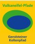 Logo van het Gerolsteiner Keltenpad met een groen en blauw ovaal op een gele achtergrond. Tekst: "Vulkaneifel-Pfade Gerolsteiner Keltenpfad"., © Natur- und Geopark Vulkaneifel GmbH