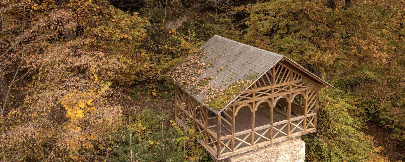 Die Balduinsh&uuml;tte thront &uuml;ber dem Liesertal, &copy; Eifel Tourismus GmbH