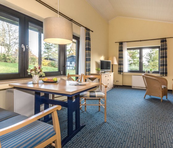 Ferienhau Kastanie, Wohnzimmer, &copy; Sporthotel Grafenwald