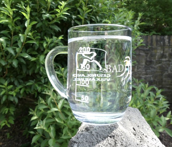 Bad Bertrich-Trinkglas Glaubersalzthermalquelle, &copy; GesundLand Vulkaneifel