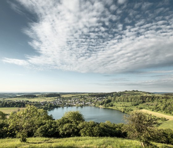 Blick aufs Schalkenmehrener Maar, &copy; Eifel Tourismus GmbH, D. Ketz