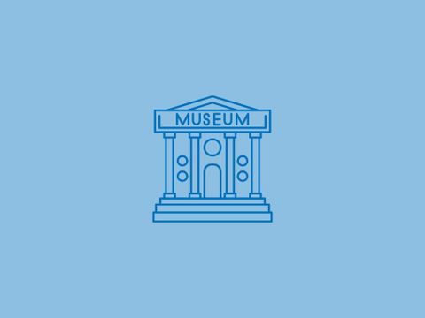 Ein einfaches Logo eines Museumsgebäudes mit Säulen und dem Schriftzug "MUSEUM". Der Hintergrund ist einfarbig blau.