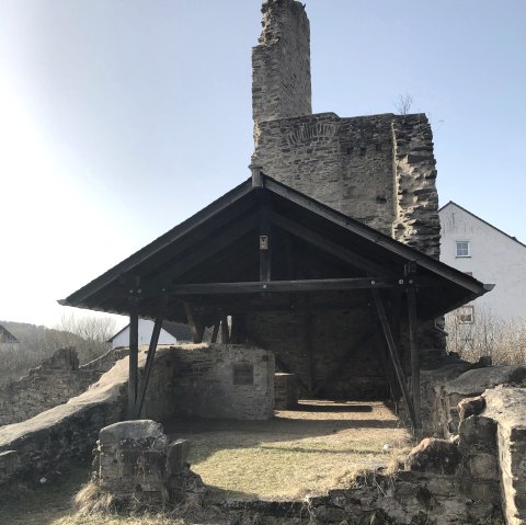 Glaadt Burgruine, &copy; Touristik GmbH Gerolsteiner Land