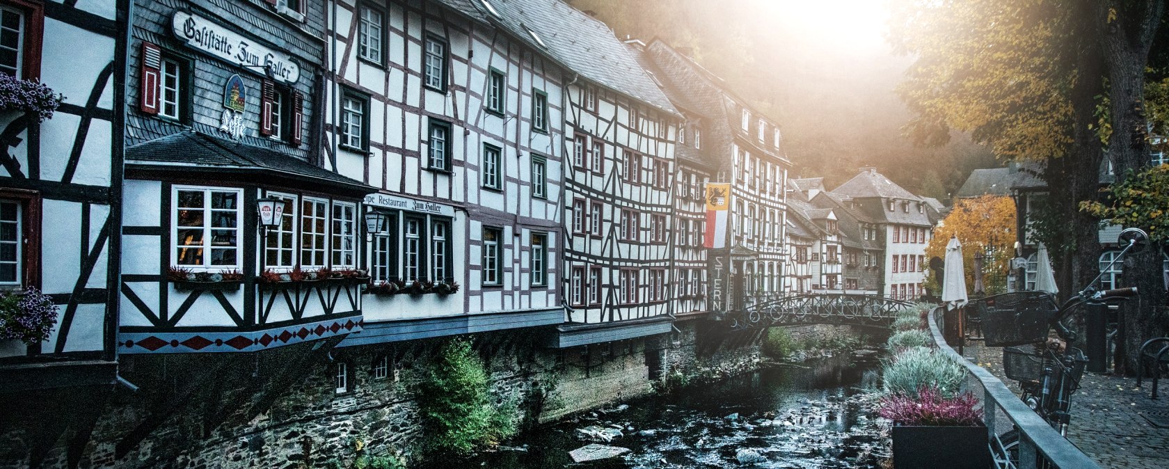 Maisons à colombages à Monschau sur la route des monastères, © Tourismus NRW e.V.