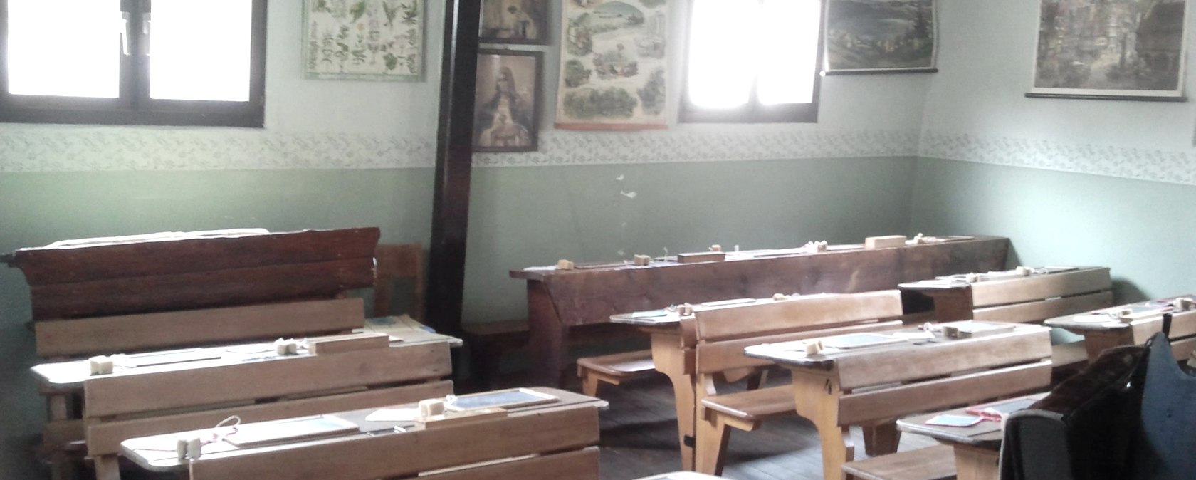 Schulbanken im Schulmuseum Immerath, &copy; Schulmuseum Immerath