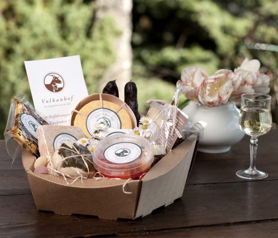 Vulkanhof  Pr&auml;sentkorb, &copy; Andreas Goltz | phormat.de