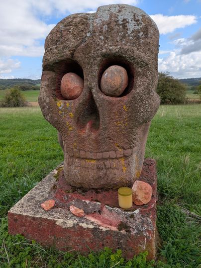 Art along the hiking trail "To the Lime Kiln"