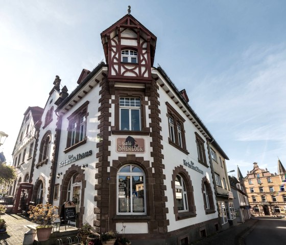 Caf&eacute; Sherlock in der Krimihauptstadt Hillesheim, &copy; Eifel Tourismus GmbH, D. Ketz