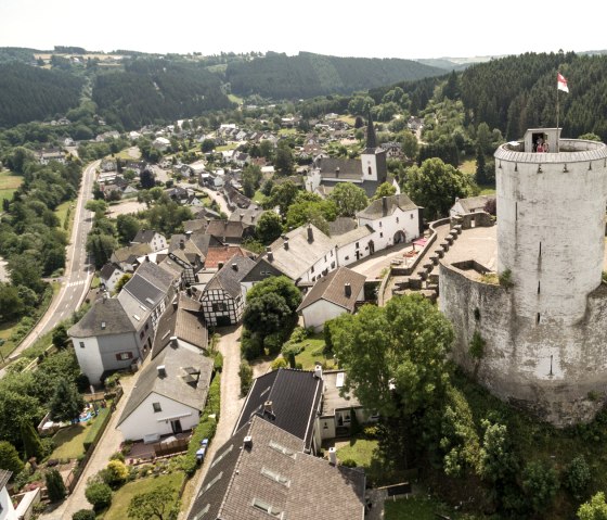 Eifelsteig partner trail Castle Route, Reifferscheid Castle, © Eifel Tourismus GmbH - Dominik Ketz