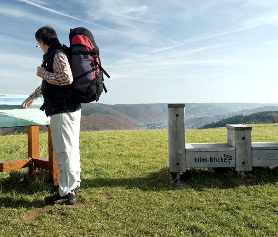 Le point de vue de l'Eifel Modenhübel près de Gemünd sur le sentier de l'Eifel, © Rheinland-Pfalz Tourismus/D. Ketz