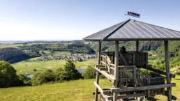 Meerfelder Maar und Turm Landesblick, © GesundLand Vulkaneifel GmbH/D. Ketz