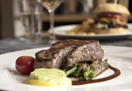 Steak in Brauers 800°C Restaurant, © Brauers Landarthotel