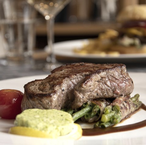 Steak in Brauers 800°C Restaurant, © Brauers Landarthotel